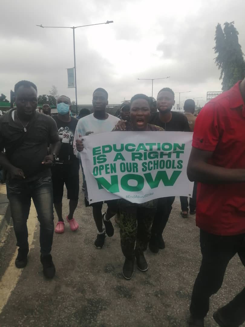 ASUU strike: Students take protest to Lagos airport, block road
