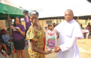 Okoye’s NGO, JEDLOF fetes 300 widows, children, urges Govt to address economic hardship