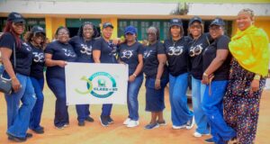FGGC Oyo 1995 Alumni Marks 30th Anniversary, Donate Dinning Furniture to Alma Mater