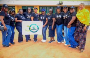 FGGC Oyo 1995 Alumni Marks 30th Anniversary, Donate Dinning Furniture to Alma Mater