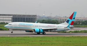 United Nigeria Airlines takes delivery of new B737-800 aircraft, honours Obi of Onitsha, Chinua Achebe in historic unveiling