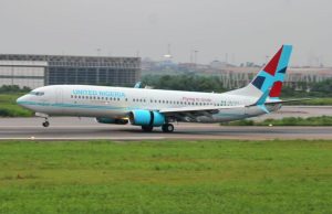 United Nigeria Airlines takes delivery of new B737-800 aircraft, honours Obi of Onitsha, Chinua Achebe in historic unveiling
