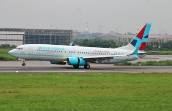 United Nigeria Airlines takes delivery of new B737-800 aircraft, honours Obi of Onitsha, Chinua Achebe in historic unveiling