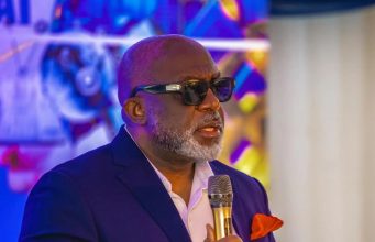 United Nigeria Airline’s boss wins Travel Personality Award